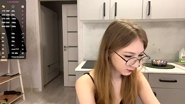 Snapshot of MargyDejong chatting on March 3, 2026, 10:32 am MargyDejong online show from March 3, 2026, 10:32 am