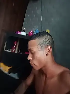 Snapshot of Negok1ng17cm chatting on December 16, 2025, 2:00 pm Negok1ng17cm online show from December 16, 2025, 2:00 pm