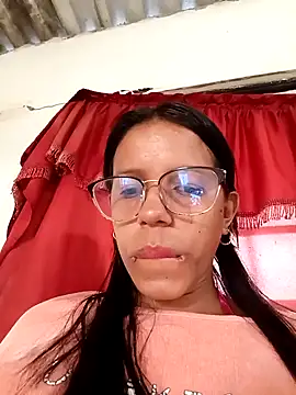 Snapshot of Dirty_She_Wolf chatting on December 3, 2025, 2:04 pm Dirty She Wolf online show from December 3, 2025, 2:04 pm