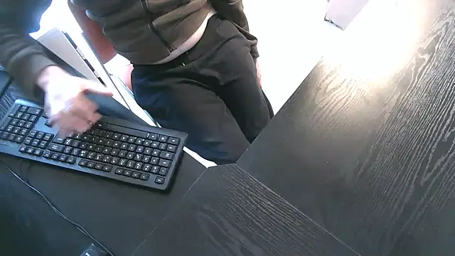 Snapshot of TRESBONNEBITE chatting on December 21, 2025, 2:02 pm TRESBONNEBITE online show from December 21, 2025, 2:02 pm