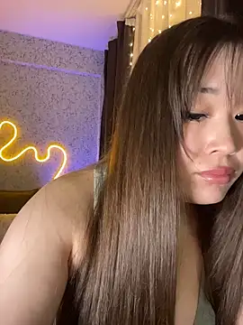 Snapshot of MonamiOnizuka chatting on December 14, 2025, 9:41 pm MonamiOnizuka online show from December 14, 2025, 9:41 pm