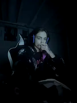 Snapshot of DkAuxier1 chatting on December 14, 2025, 12:38 am DkAuxier1 online show from December 14, 2025, 12:38 am