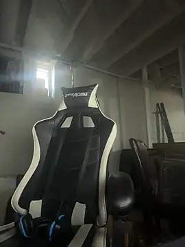 Snapshot of DkAuxier1 chatting on December 15, 2025, 6:56 pm DkAuxier1 online show from December 15, 2025, 6:56 pm