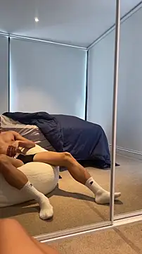 Snapshot of TheDomTop chatting on December 5, 2025, 3:04 am TheDomTop online show from December 5, 2025, 3:04 am