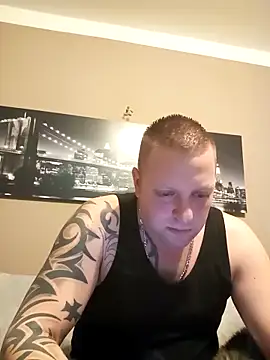 Snapshot of Chiemsee610 chatting on December 17, 2025, 4:13 pm Chiemsee610 online show from December 17, 2025, 4:13 pm