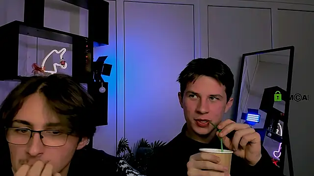 Snapshot of leo_valor chatting on January 5, 2026, 7:28 pm leo valor online show from January 5, 2026, 7:28 pm