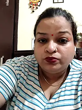 Snapshot of Sexey-Model21 chatting on February 21, 2026, 12:44 am Sexey-Model21 online show from February 21, 2026, 12:44 am