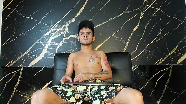 Snapshot of master_king_777 chatting on December 17, 2025, 10:49 pm master king 777 online show from December 17, 2025, 10:49 pm