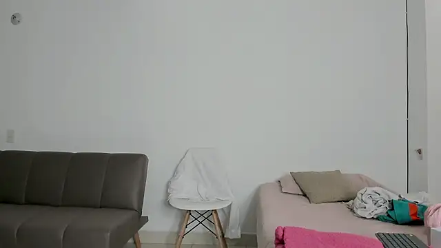 Snapshot of IrisFit chatting on February 17, 2026, 12:56 pm IrisFit online show from February 17, 2026, 12:56 pm