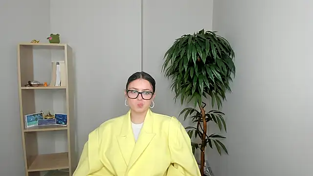 Snapshot of RonnieSparlin chatting on December 2, 2025, 11:37 am RonnieSparlin online show from December 2, 2025, 11:37 am