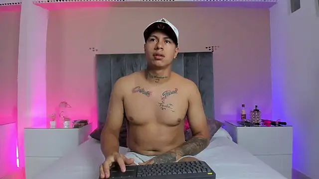 kaylaa sex online show from February 7, 2026, 12:42 pm