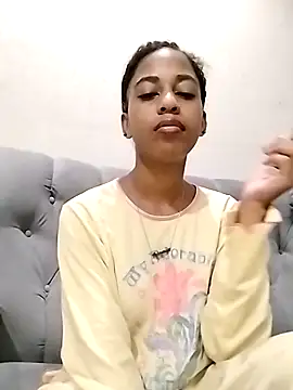 Snapshot of IndianSativa2 chatting on December 17, 2025, 11:00 pm IndianSativa2 online show from December 17, 2025, 11:00 pm