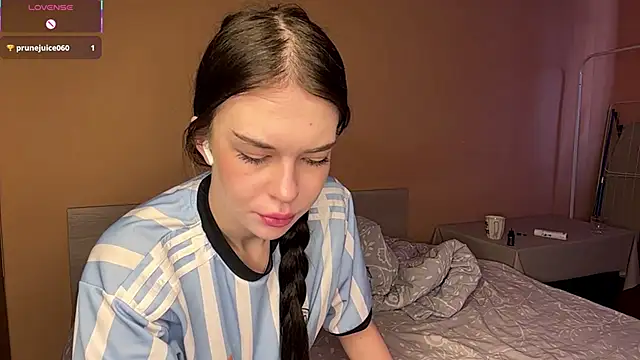 Snapshot of ElliRusk chatting on February 22, 2026, 4:46 am ElliRusk online show from February 22, 2026, 4:46 am