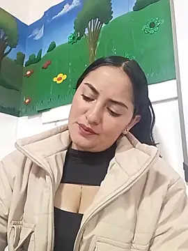 Snapshot of MisNicol chatting on February 5, 2026, 2:43 pm MisNicol online show from February 5, 2026, 2:43 pm