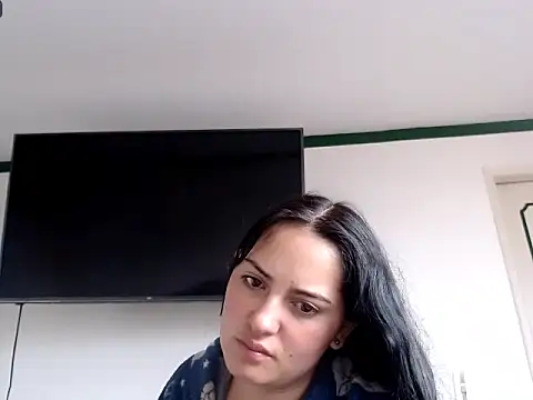 Snapshot of MisNicol chatting on April 9, 2026, 11:59 am MisNicol online show from April 9, 2026, 11:59 am