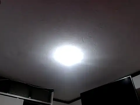 Snapshot of MisNicol chatting on April 10, 2026, 11:42 pm MisNicol online show from April 10, 2026, 11:42 pm