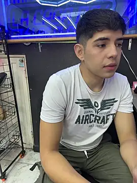 Snapshot of Johan_stick chatting on December 3, 2025, 4:27 pm Johan stick online show from December 3, 2025, 4:27 pm