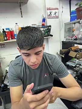 Snapshot of Johan_stick chatting on December 16, 2025, 5:07 pm Johan stick online show from December 16, 2025, 5:07 pm