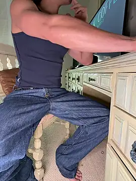 Snapshot of lionel66878 chatting on December 17, 2025, 8:37 pm lionel66878 online show from December 17, 2025, 8:37 pm