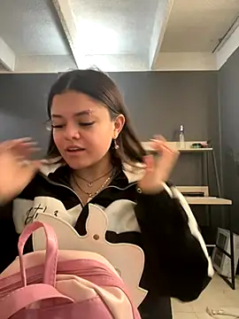 Snapshot of Camila_Duarte2 chatting on December 5, 2025, 2:03 pm Camila Duarte2 online show from December 5, 2025, 2:03 pm