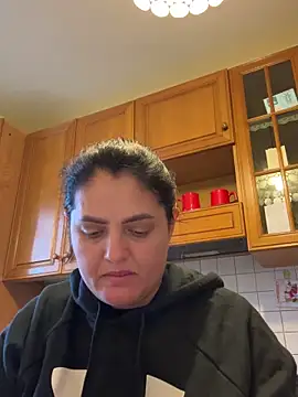 Snapshot of gini92 chatting on February 9, 2026, 7:23 am gini92 online show from February 9, 2026, 7:23 am