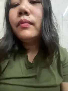 kukunightgirl online show from December 21, 2025, 7:43 pm