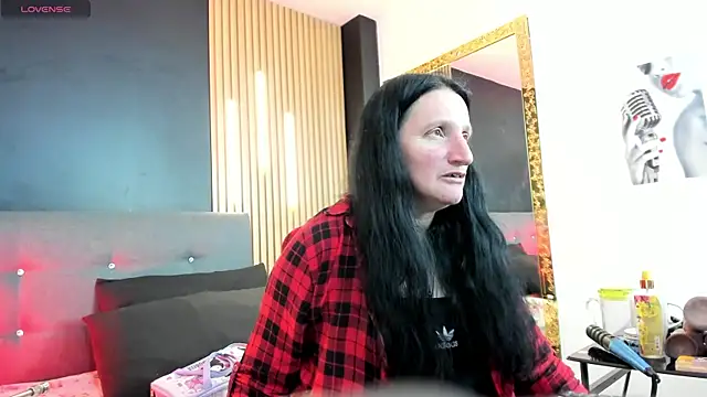 Andre cloefoxx  online show from April 13, 2026, 2:39 am