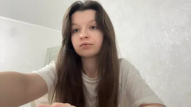 Snapshot of EllieBerrie chatting on December 17, 2025, 5:30 pm EllieBerrie online show from December 17, 2025, 5:30 pm