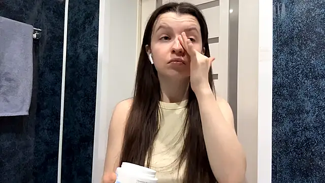 Snapshot of EllieBerrie chatting on January 7, 2026, 8:17 am EllieBerrie online show from January 7, 2026, 8:17 am