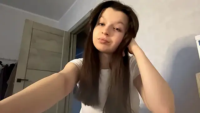 Snapshot of EllieBerrie chatting on February 9, 2026, 1:26 pm EllieBerrie online show from February 9, 2026, 1:26 pm