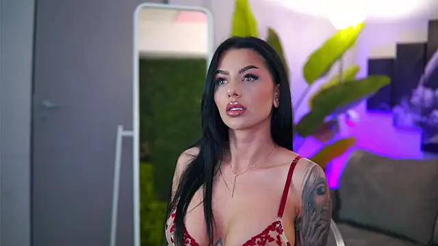 Snapshot of Ivy_Trix chatting on February 13, 2026, 7:32 pm Ivy Trix online show from February 13, 2026, 7:32 pm