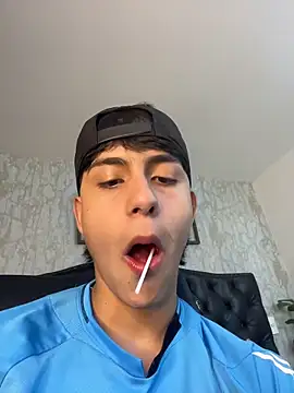 Snapshot of Lander_Cruz chatting on December 15, 2025, 8:35 pm Lander Cruz online show from December 15, 2025, 8:35 pm