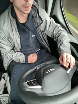 Snapshot of Davide9910x chatting on December 16, 2025, 12:10 pm Davide9910x online show from December 16, 2025, 12:10 pm