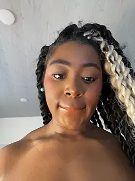 Cynthia es online show from July 6, 2026, 4:09 pm
