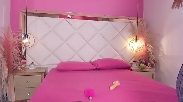 Snapshot of KeylaDolse chatting on December 15, 2025, 6:01 pm KeylaDolse online show from December 15, 2025, 6:01 pm