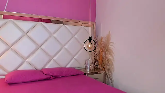 Snapshot of KeylaDolse chatting on December 16, 2025, 4:34 pm KeylaDolse online show from December 16, 2025, 4:34 pm