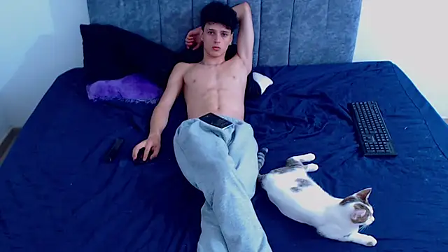 hottie couplee online show from March 30, 2026, 9:16 pm