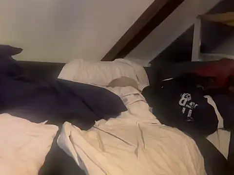 Snapshot of CBT-Sounding chatting on December 3, 2025, 11:58 pm CBT-Sounding online show from December 3, 2025, 11:58 pm