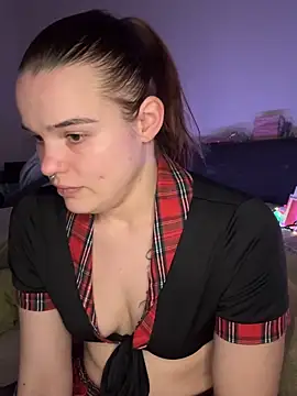 Snapshot of LoreenKinky chatting on February 3, 2026, 6:13 pm LoreenKinky online show from February 3, 2026, 6:13 pm