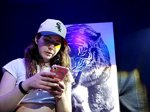 Snapshot of NatyMia chatting on December 14, 2025, 4:45 pm NatyMia online show from December 14, 2025, 4:45 pm