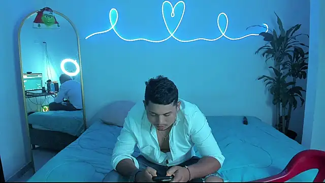 Snapshot of volt_boy57 chatting on December 20, 2025, 5:47 am volt boy57 online show from December 20, 2025, 5:47 am