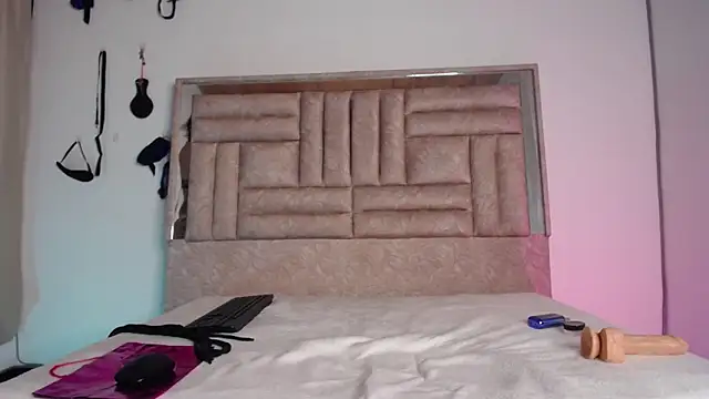 Snapshot of Alexamoonx chatting on December 16, 2025, 6:18 am Alexamoonx online show from December 16, 2025, 6:18 am