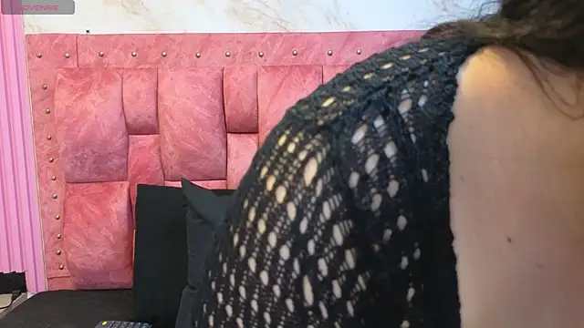 ValeryMorales online show from March 18, 2026, 8:45 pm