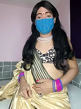 Snapshot of Lovely_Ladyboy_star chatting on December 15, 2025, 5:28 pm Lovely Ladyboy star online show from December 15, 2025, 5:28 pm