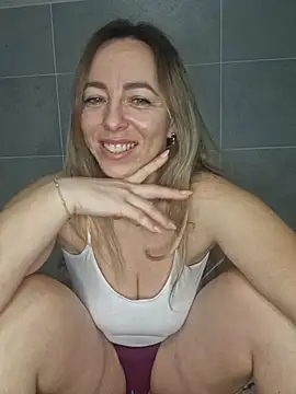 Snapshot of sole28 chatting on February 3, 2026, 9:53 pm sole28 online show from February 3, 2026, 9:53 pm