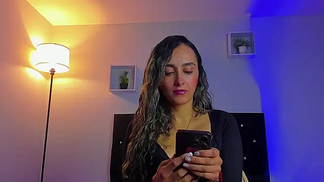 Snapshot of Victoria_Rose_ chatting on January 18, 2026, 1:53 am Victoria Rose online show from January 18, 2026, 1:53 am