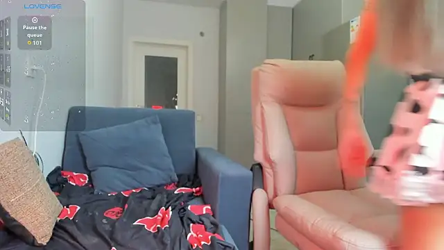 Snapshot of Kira_dream19 chatting on March 6, 2026, 1:07 pm Kira dream19 online show from March 6, 2026, 1:07 pm