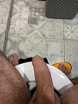 Snapshot of zukammm chatting on January 8, 2026, 12:40 pm zukammm online show from January 8, 2026, 12:40 pm