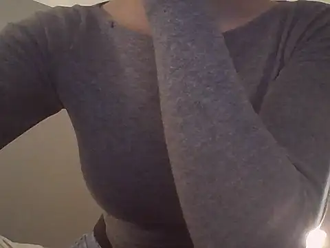 Snapshot of __RITA__ chatting on December 17, 2025, 9:10 pm RITA online show from December 17, 2025, 9:10 pm