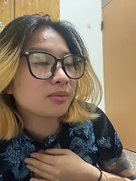 Snapshot of abella1116 chatting on February 5, 2026, 5:17 pm abella1116 online show from February 5, 2026, 5:17 pm